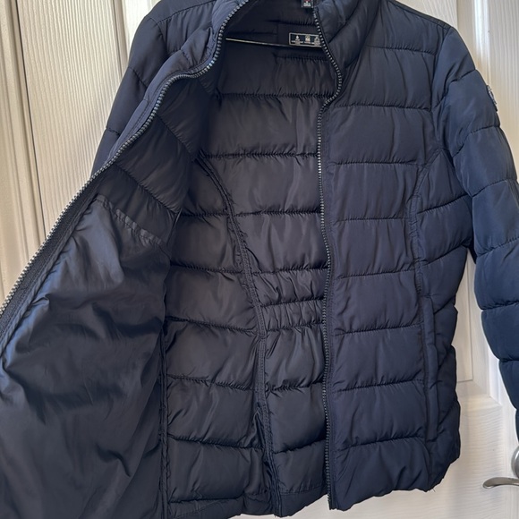 Abercrombie & Fitch Lightweight packable water resistant Jacket Black Medium - Picture 8 of 8